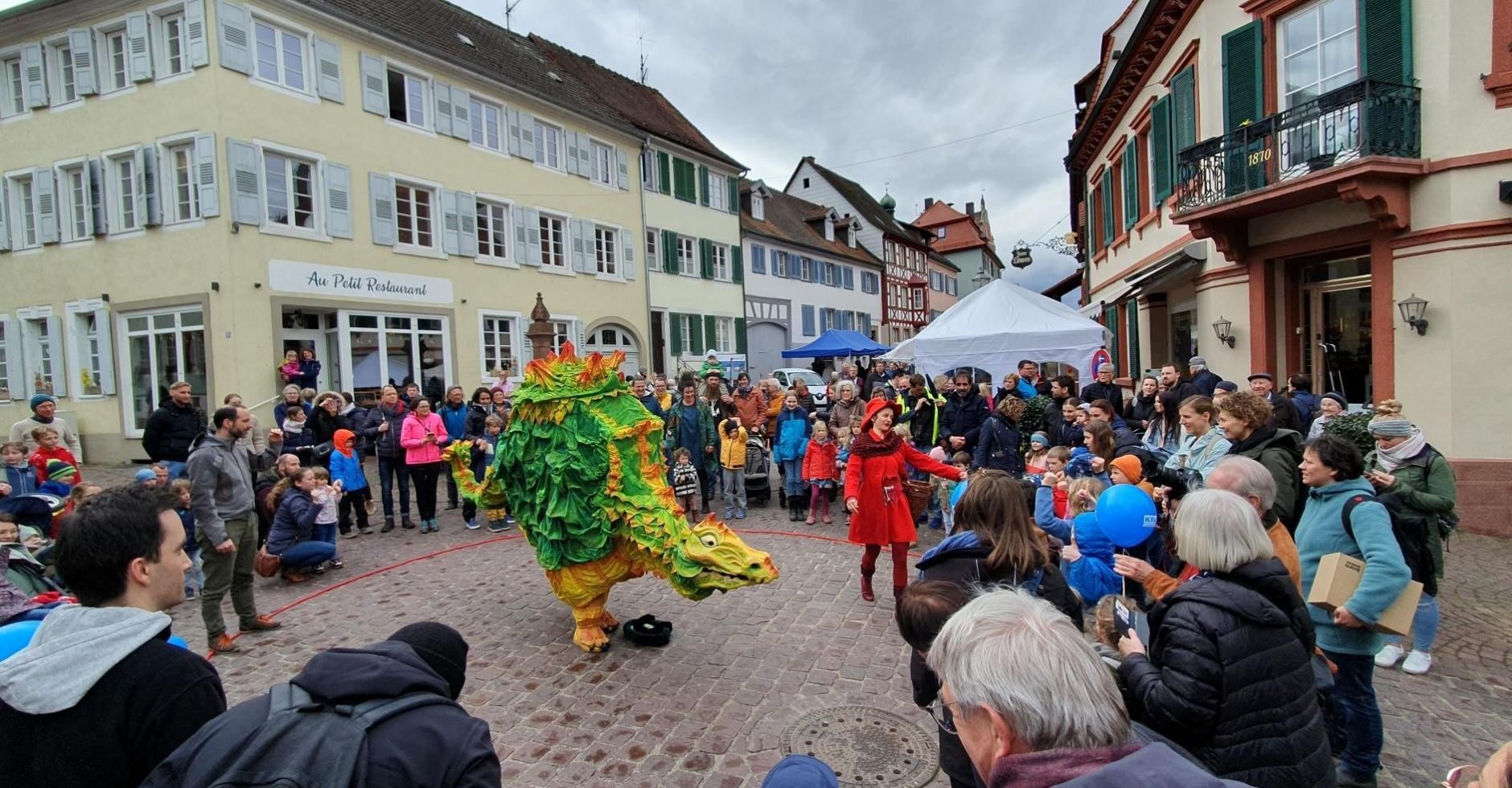 Puppenparade auf dem Marienplatz Puppenparade auf dem Marienplatz
