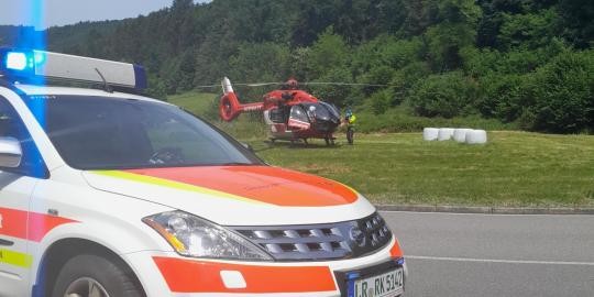 Hubschrauber untersützt Rettungsdienst