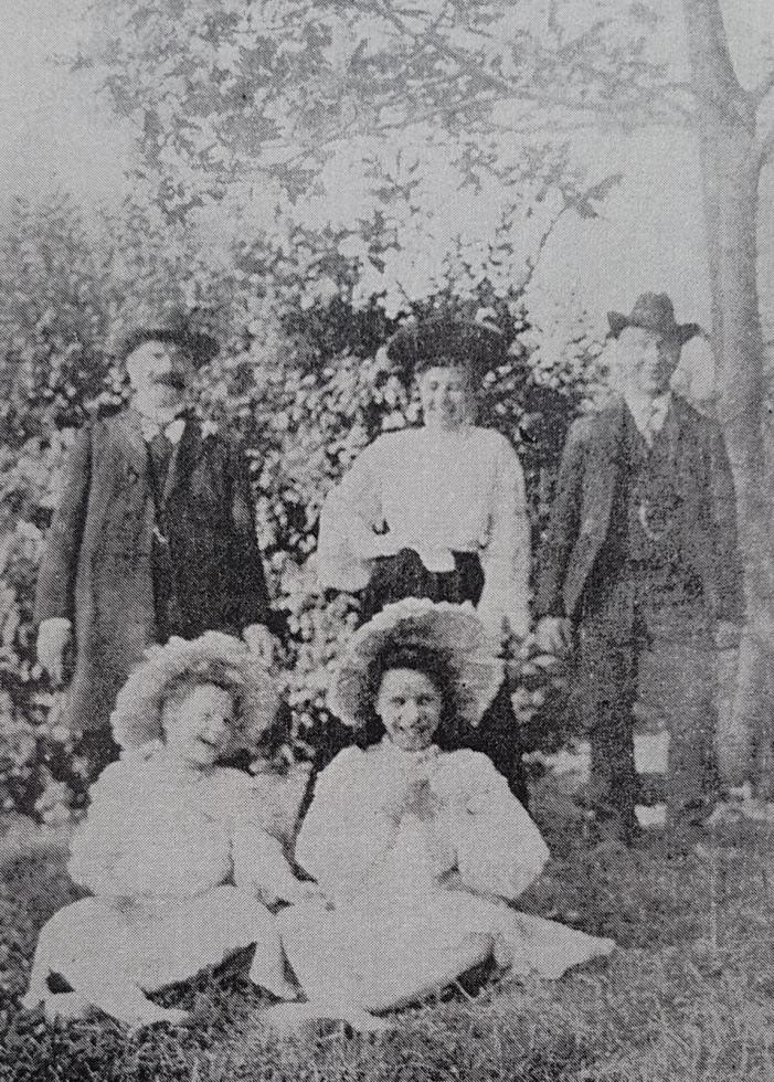 Hedwig Leistner im Central Park, New York (um 1900), mit Familie