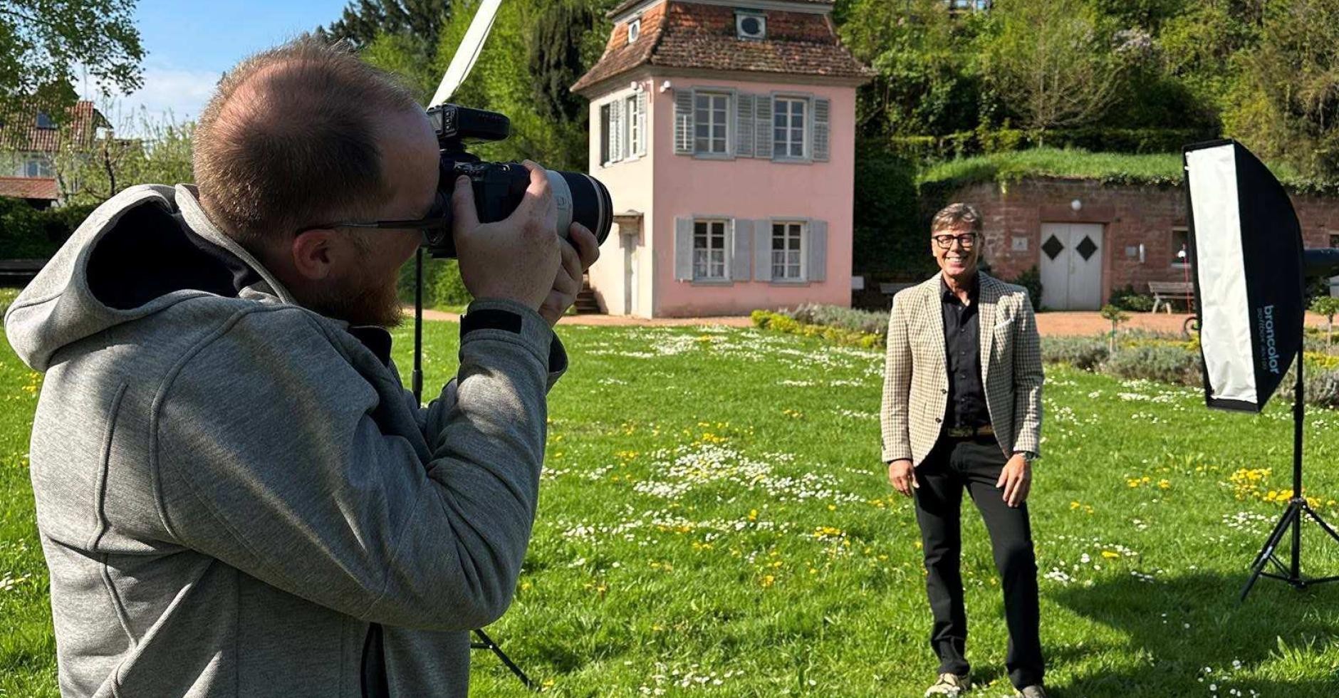 Hansy Vogt beim Fotoshooting Hansy Vogt beim Fotoshooting