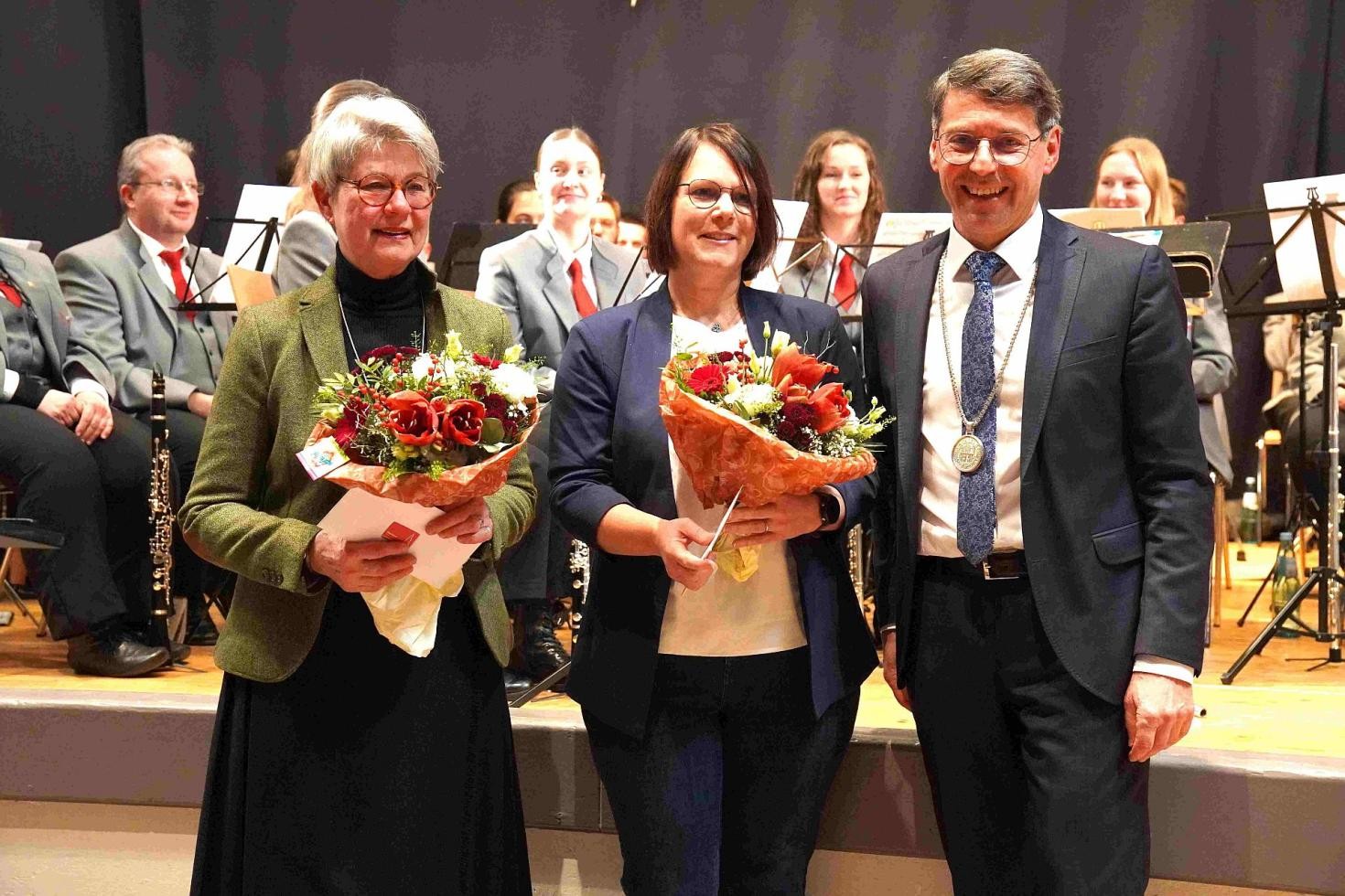 v. l. Eva Hecht, Michaela Schöffel, Bürgermeister Bruno Metz