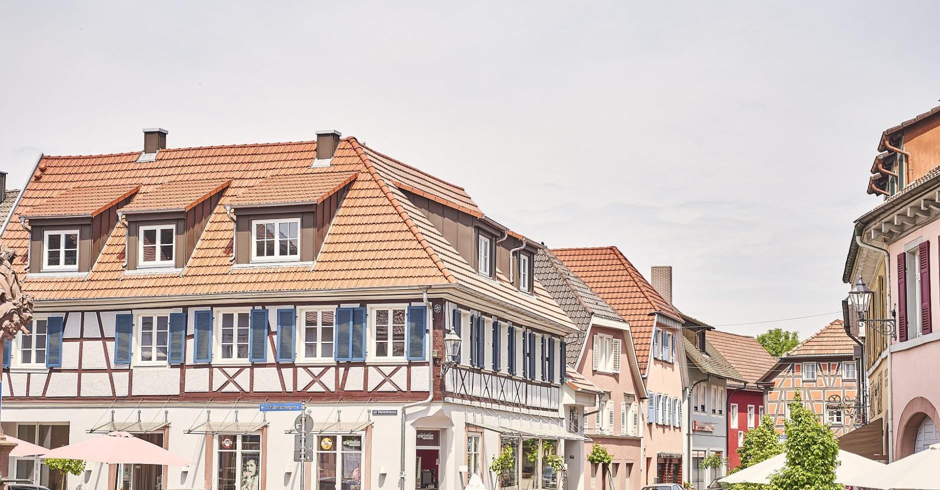 Platz am Marienbrunnen mit Fachwerk Platz am Marienbrunnen mit Fachwerk
