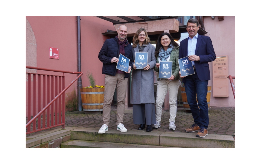 v.l. Dominik Eschbach, Sarah Mandel, Heike Schillinger, Bürgermeister Bruno Metz